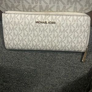 1 MK 3/4zip long wallet